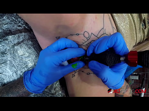❤️ Itin tatuiruota karšta Sully Savage gavo tatuiruotę ant savo klitorio ❤ Porno prie lt.techkoala.top ️❤